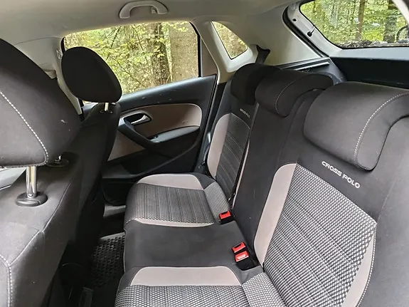 Volkswagen Polo Cross 2010 photo 4