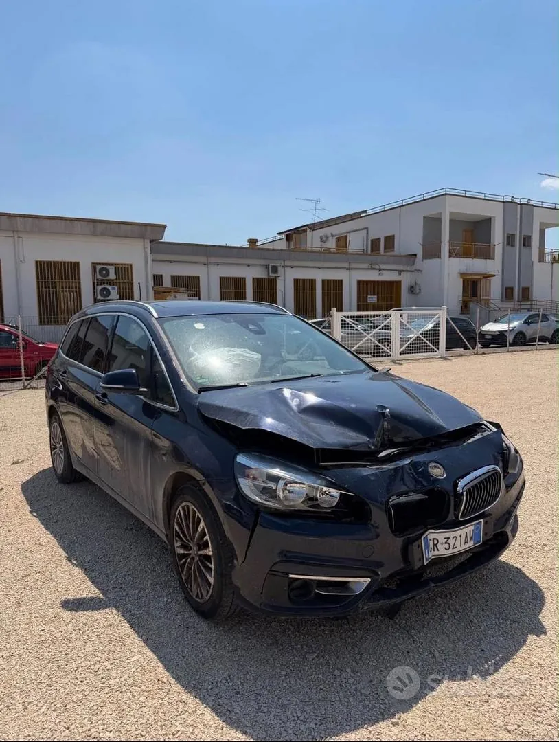 BMW 216I