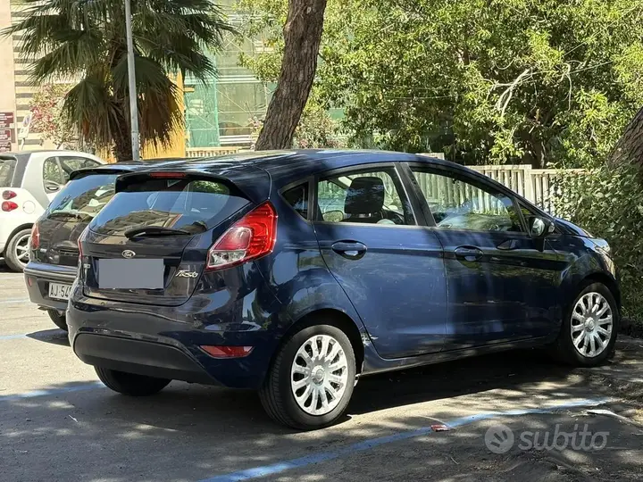 Ford Fiesta 2012 photo 2