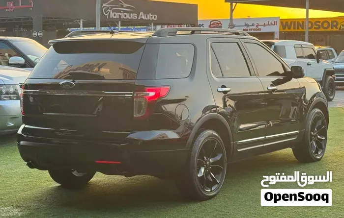 Ford Explorer 2013 photo 2