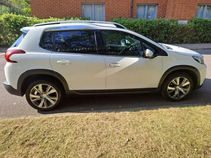 Peugeot 2008 2019 photo 4