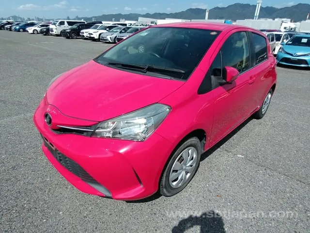 Toyota Vitz 2015 photo 2