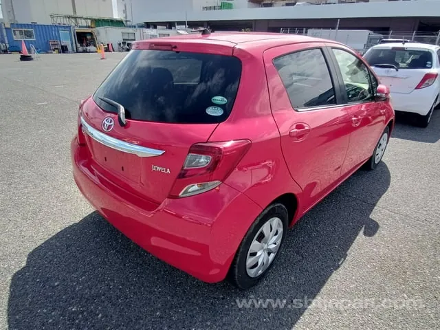 Toyota Vitz 2015 photo 4