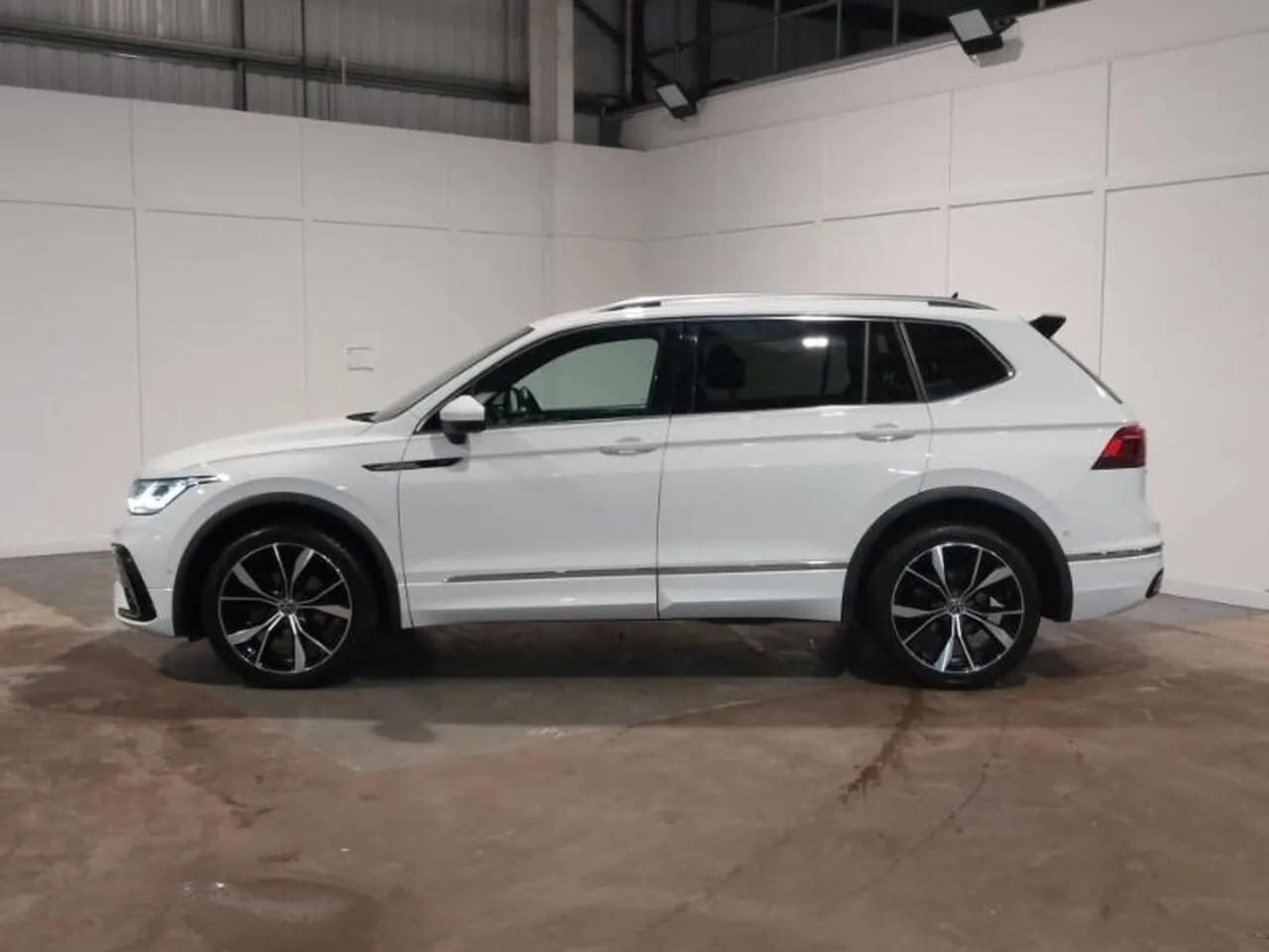Volkswagen Tiguan Allspace 2023 photo 4
