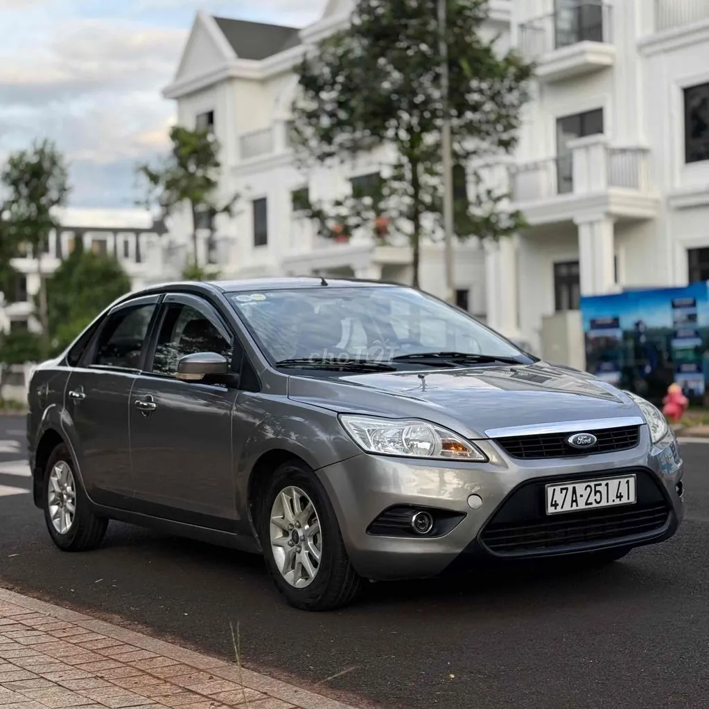 Ford Focus 2010 photo 2