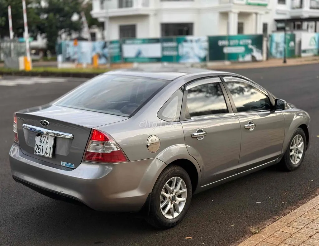 Ford Focus 2010 photo 3