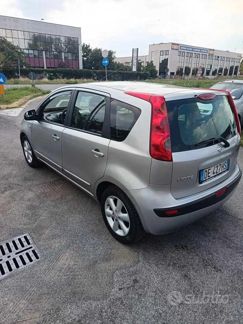 Nissan Note 2006 photo 4