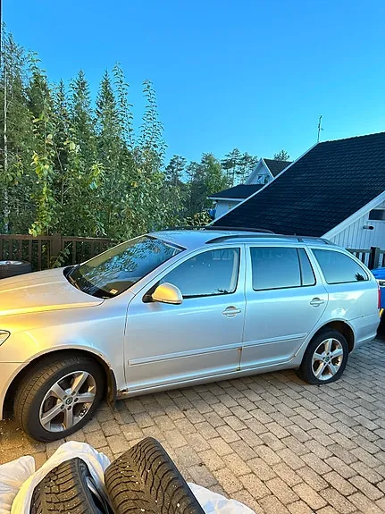 Skoda Octavia 2011 photo 4