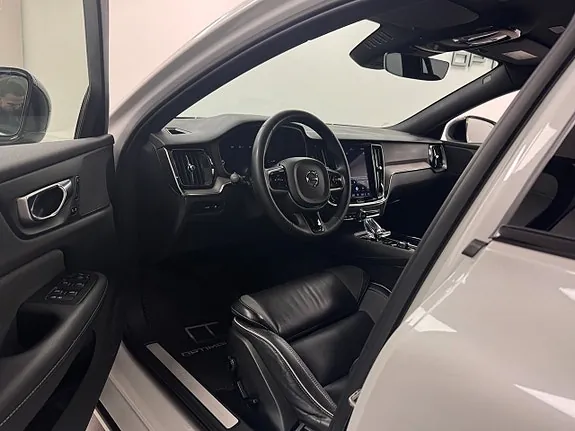 Volvo V60 2023 photo 5