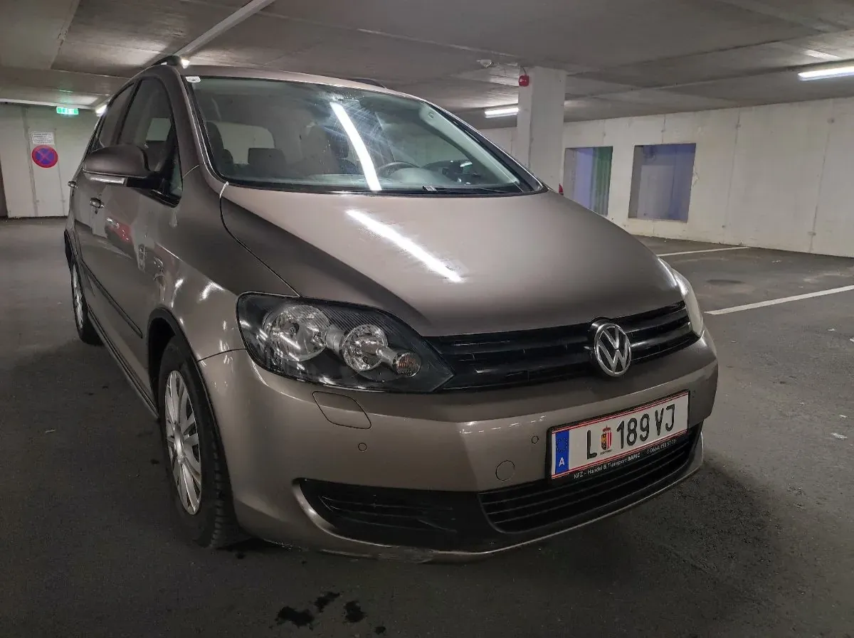 Volkswagen Golf 2010 photo 3