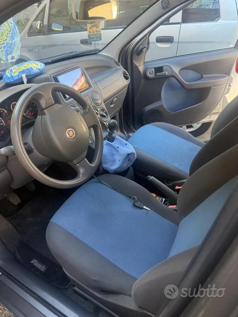 Fiat Panda 2010 photo 2
