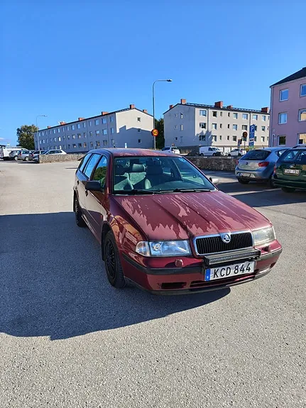 Skoda Octavia 1999 photo 2