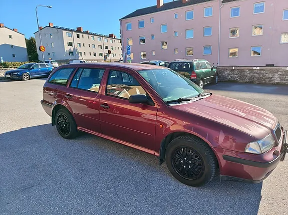 Skoda Octavia 1999 photo 3