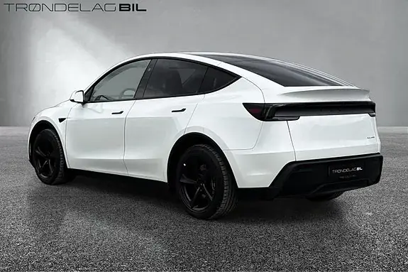 Tesla Model Y 2025 photo 2
