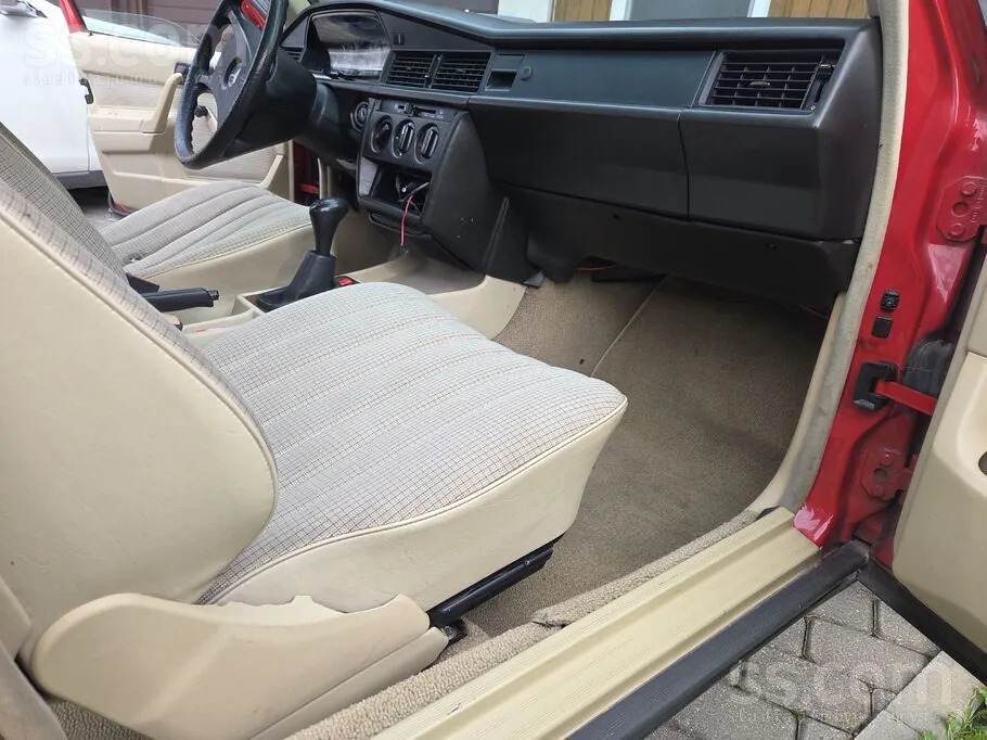Mercedes-Benz 190 1988 photo 5