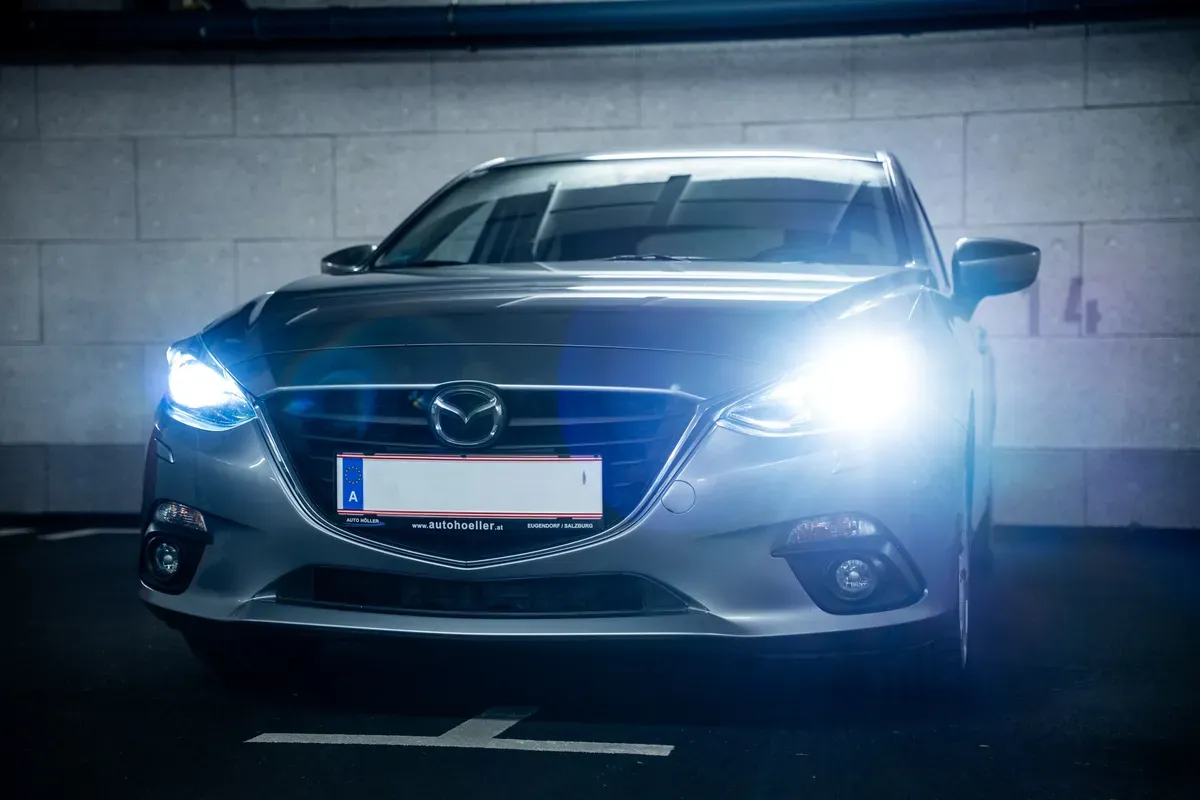 Mazda Mazda3 2013 photo 2