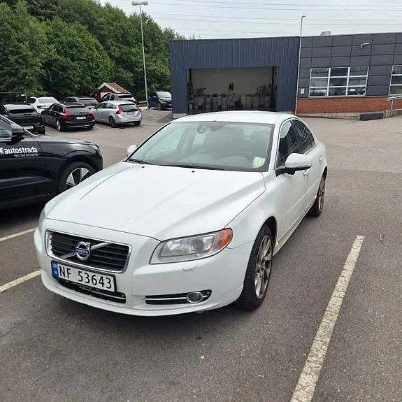 Volvo S80 2012 photo 2