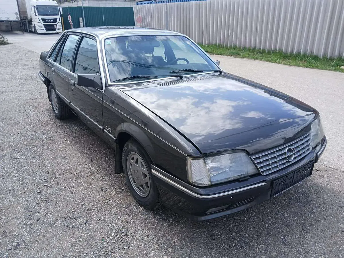 Opel Senator 1984 photo 2