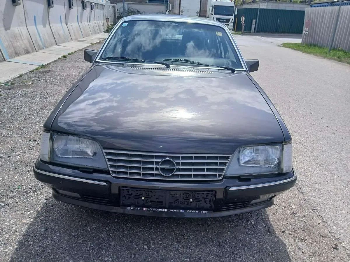 Opel Senator 1984 photo 3
