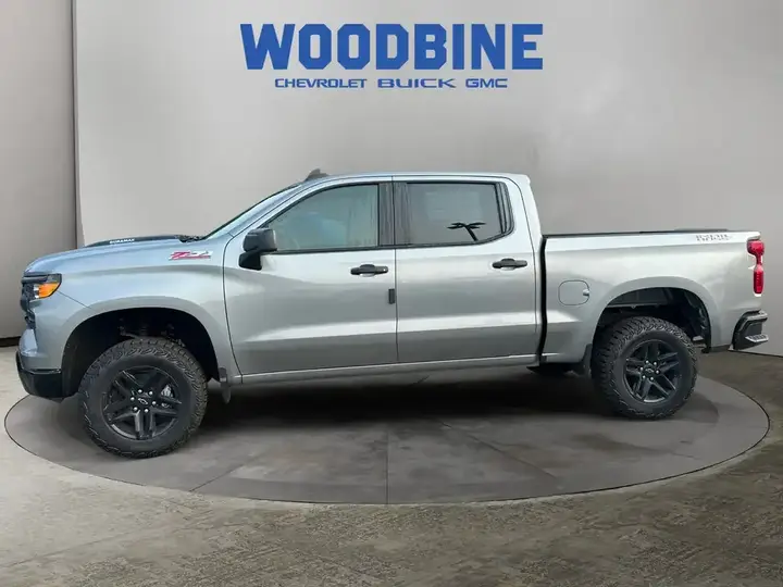 Chevrolet Silverado 1500 2026 photo 2