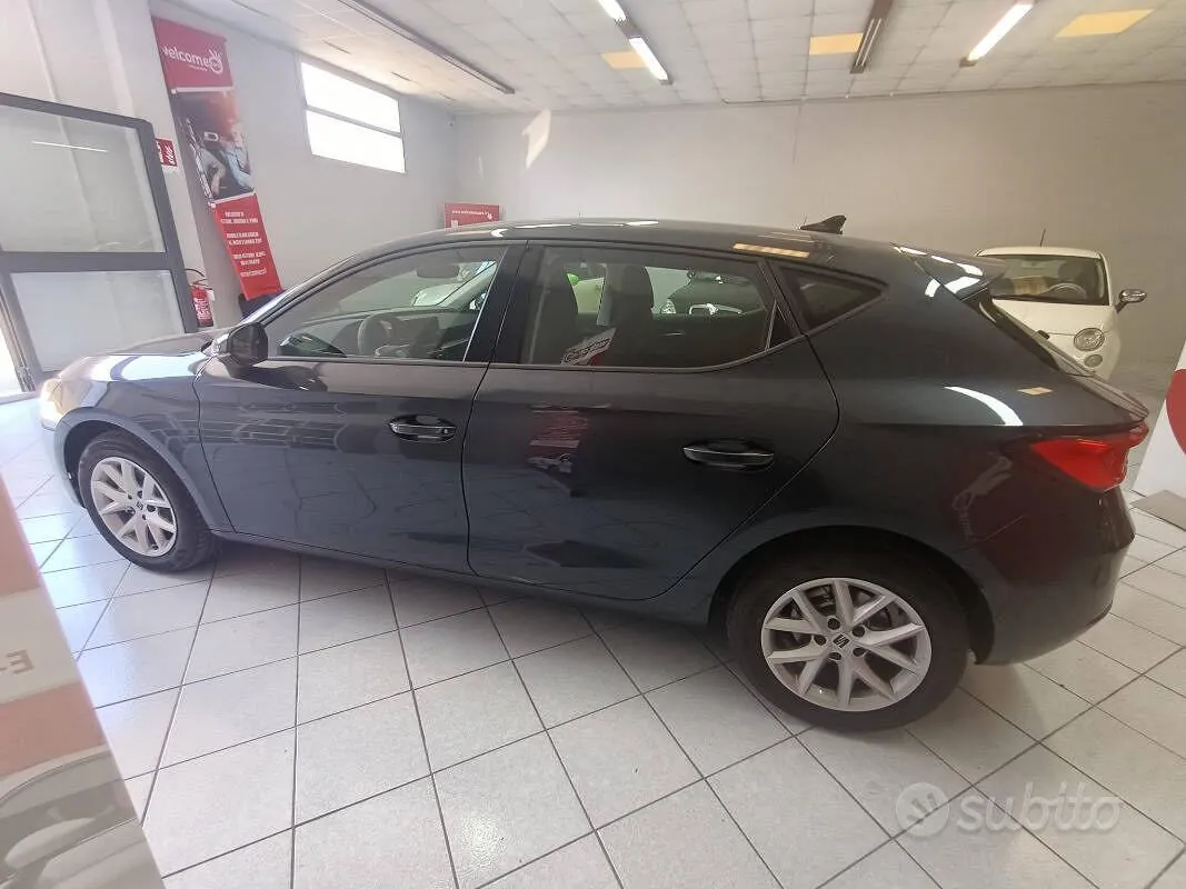 Seat Leon 2022 photo 2