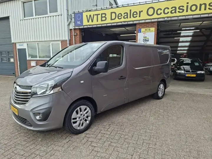 Opel Vivaro 2015 photo 2