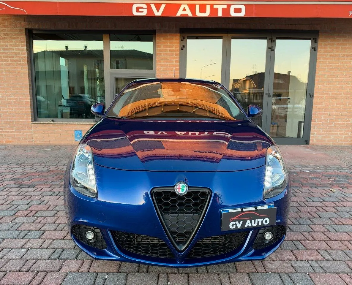 Alfa Romeo Giulietta 2013 photo 2