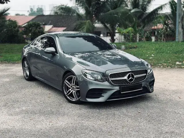 Mercedes-Benz E200