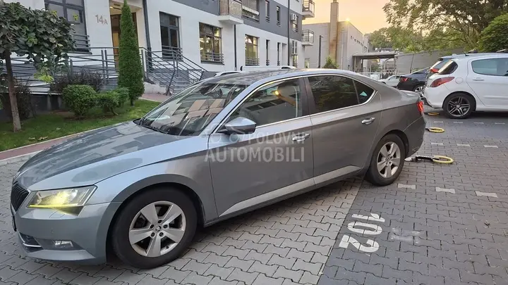 Skoda Superb 2016 photo 4