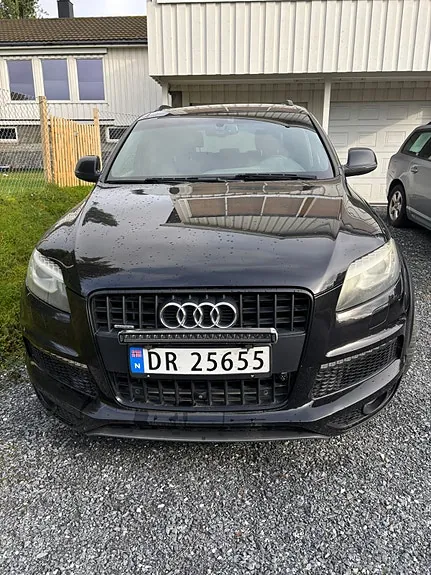 Audi Q7 2011 photo 2
