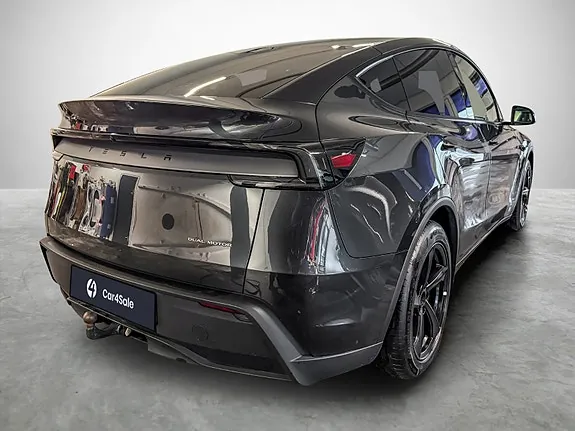 Tesla Model Y 2025 photo 5