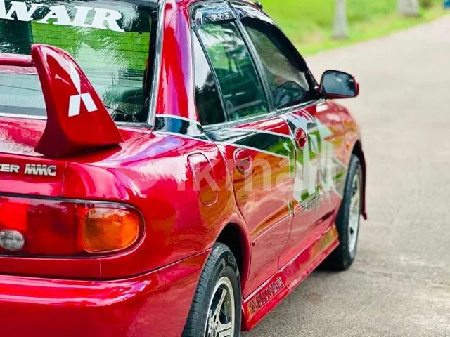 Mitsubishi Lancer 1995 photo 4