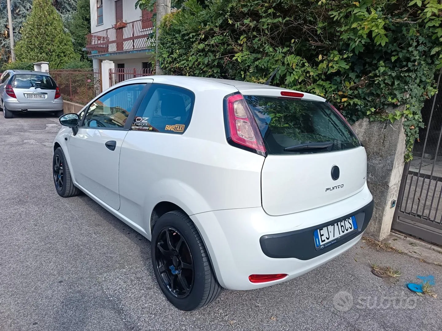 Fiat Punto Evo 2012 photo 2