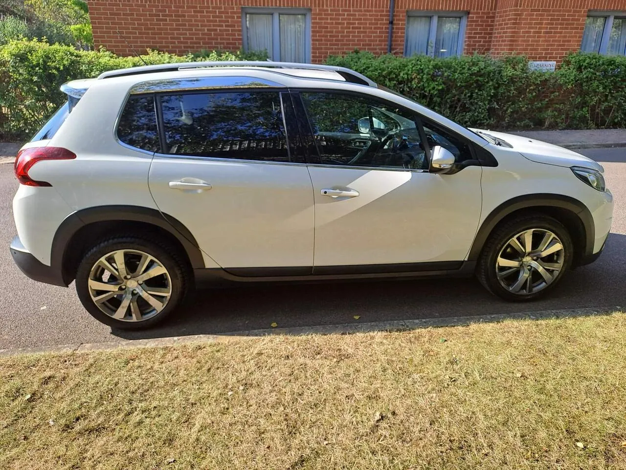 Peugeot 2008 2019 photo 4