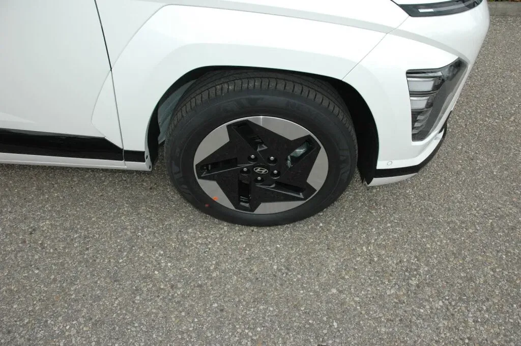 Hyundai Kona 2026 photo 2