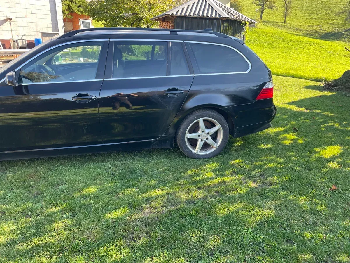BMW 5 Series 2008 photo 2