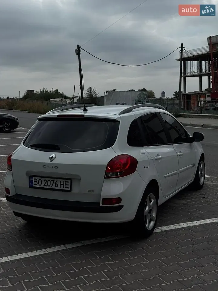 Renault Clio 2012 photo 4