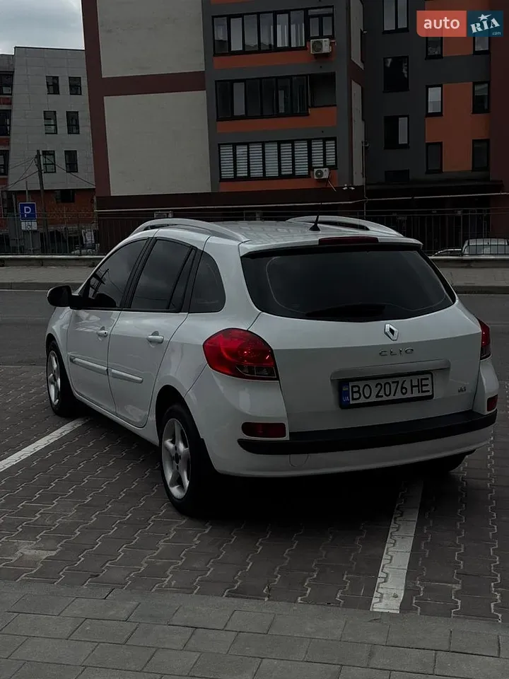 Renault Clio 2012 photo 3