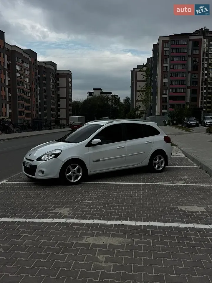 Renault Clio 2012 photo 2