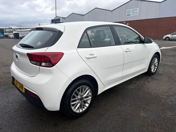 Kia Rio 2017 photo 5
