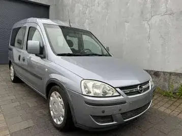 Opel Combo Tour 2010 photo 2