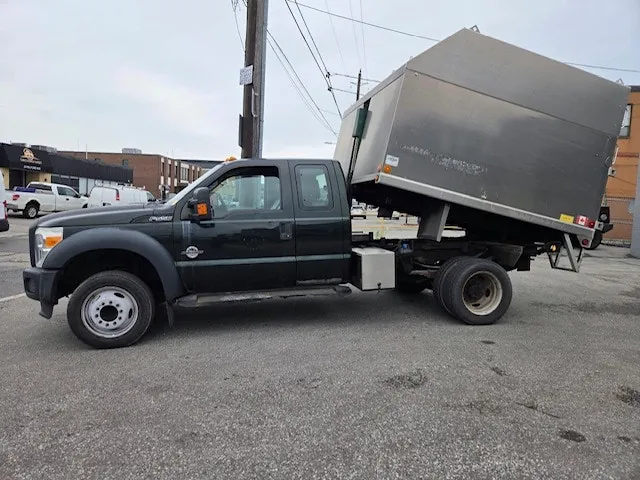 Ford F-550 2015 photo 2