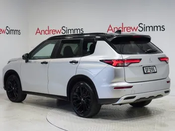 Mitsubishi Outlander 2023 photo 3