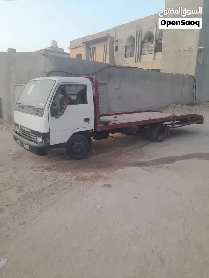 Mitsubishi Canter 2000 photo 2