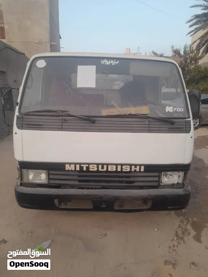 Mitsubishi Canter 2000 photo 4