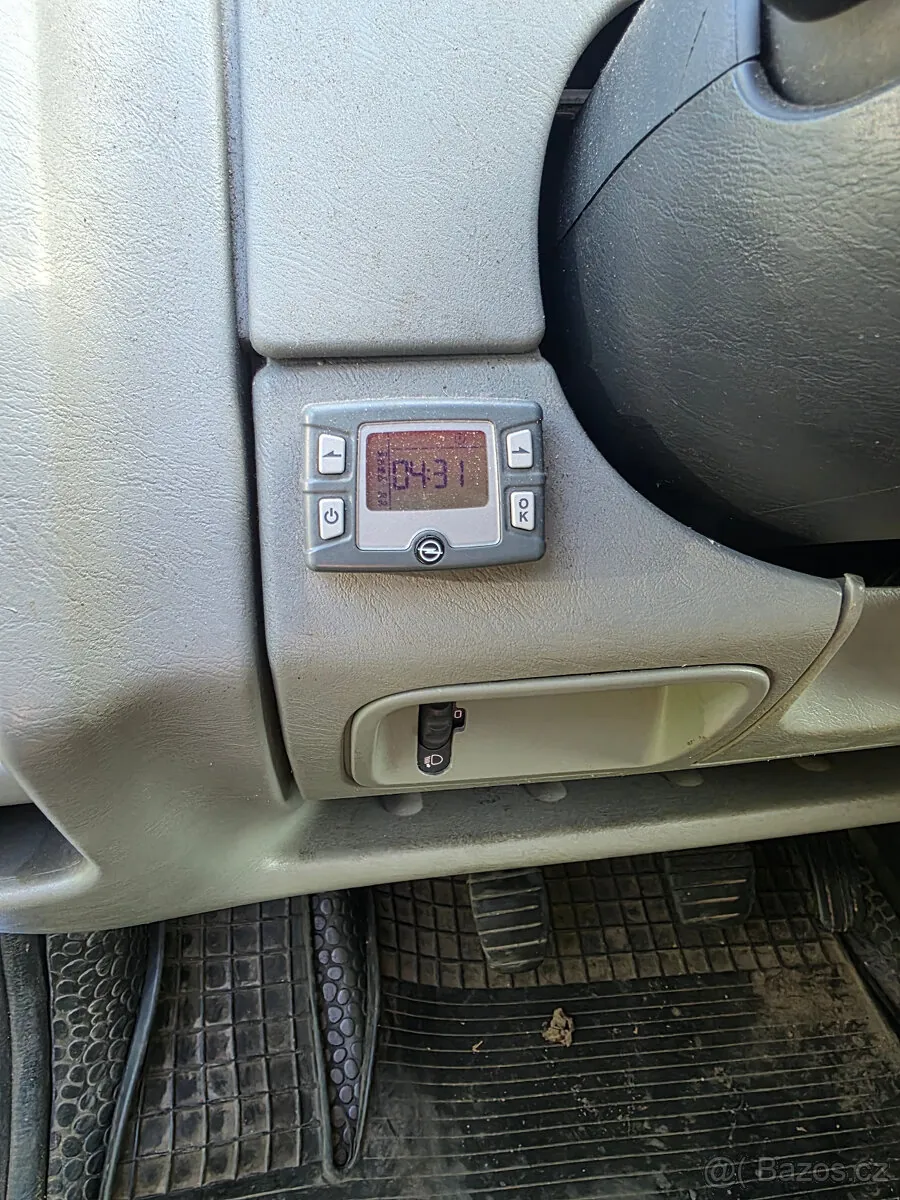 Opel Vivaro 2011 photo 5