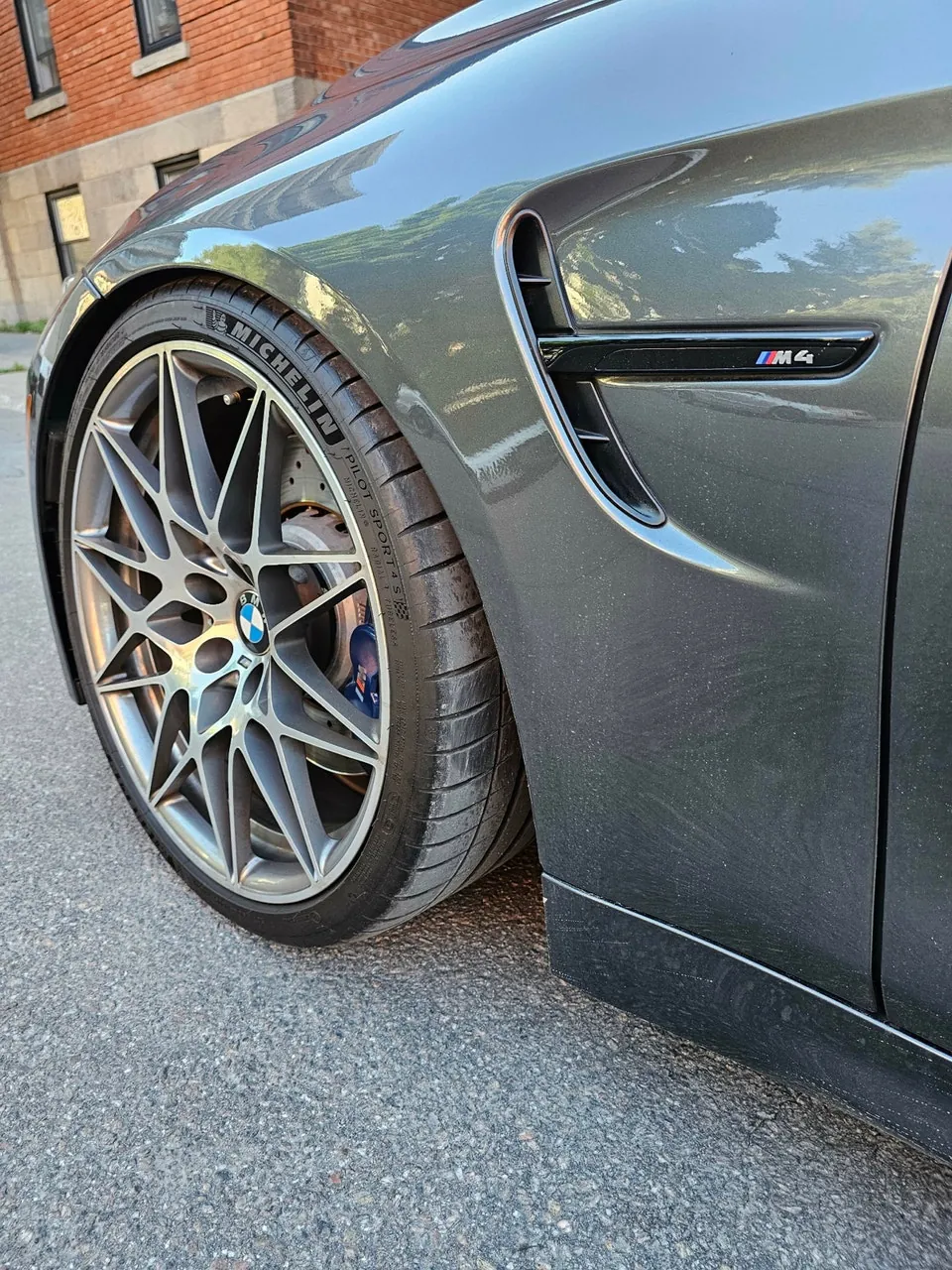 BMW M4 2016 photo 3
