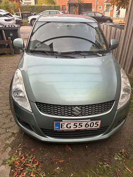 Suzuki Swift 2011 photo 2