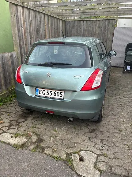 Suzuki Swift 2011 photo 5