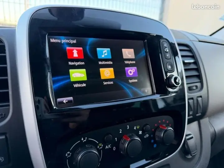 Renault Trafic 2018 photo 2
